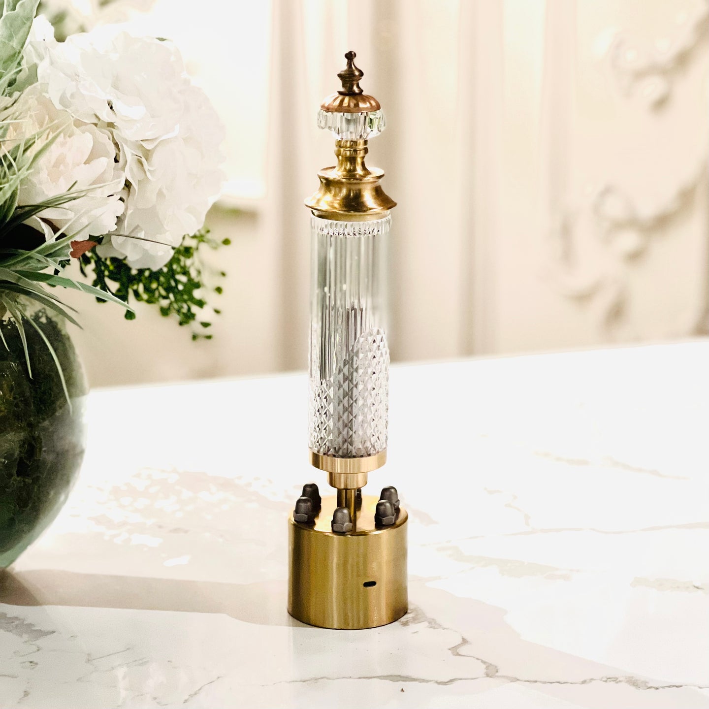 Ulis Battery Operated Table lamp